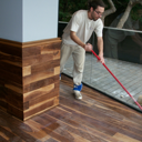 Ανακαίνιση δαπέδου στο ‘Partners le Bar’ στη Γλυφάδα. Φάση φινιρίσματος με βερνίκι νερού.