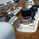 Κρουαζιερόπλοιο ”Ω’mega “. Ειδική κατασκευή με ξυλεία Teak και επίστρωση με έλαια.