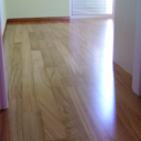 Άποψη δαπεδού στο διάδρόμο και στο υπνοδωμάτιο.