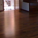 Μεζονέτα στη Γλυφάδα. Ξύλινο δάπεδο από προγυαλισμένες σανίδες καρυδιάς.